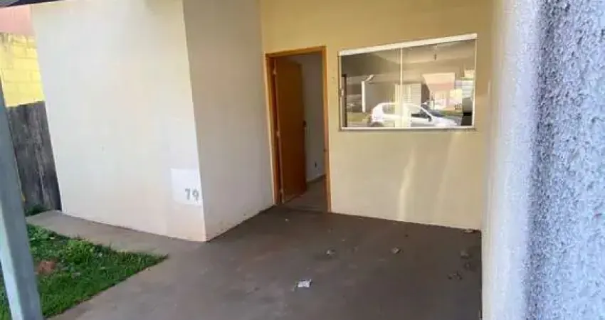 Casa com quintal e 2 quartos para alugar em Senador Canedo