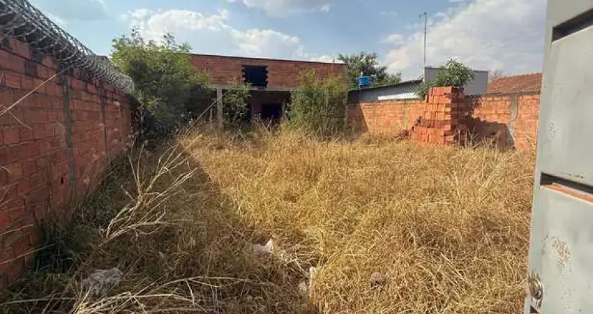 Lote com construção no residencial laranjeiras – senador canedo/go – 300m²