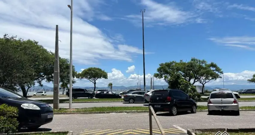 Apartamento com 3 quartos à venda na Avenida Governador Irineu Bornhausen, 3148, Agronômica, Florianópolis