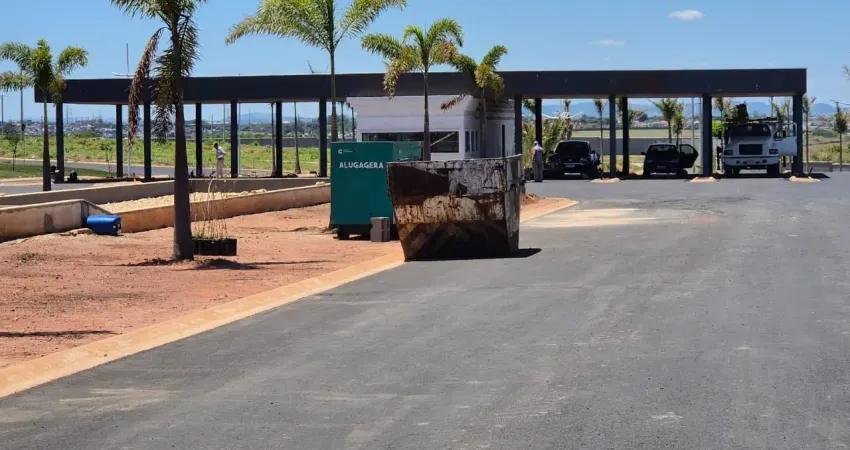 Terreno loteamento fechado 211 m², lazer completo, facil acesso à região