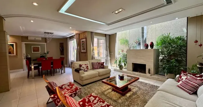CASA COM 3 DORMITÓRIOS PISCINA E PÁTIO NO JARDIM LINDÓIA
