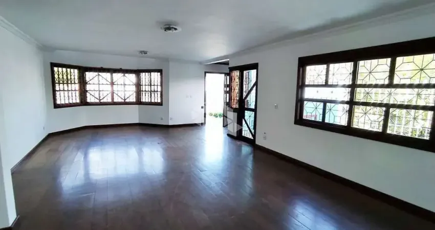 Casa 4 quartos  - 3 suítes, 7 vagas no bairro Jardim Planalto