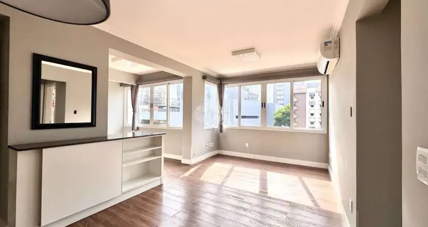 Apartamento com dois quartos e duas vagas, no Bela Vista