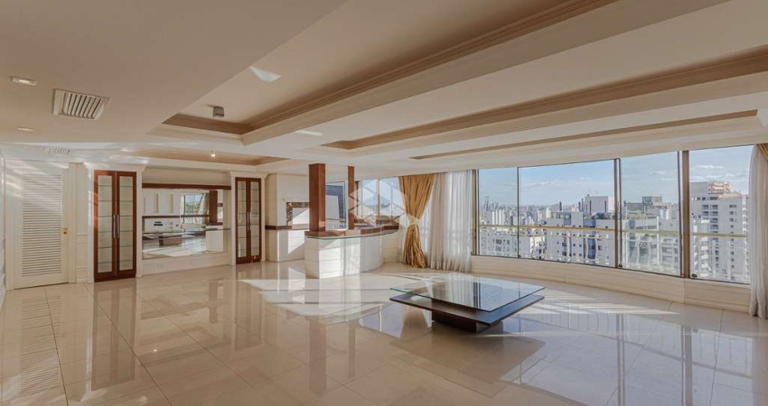 Apartamento com 179 m² e três vagas, junto ao Parcão