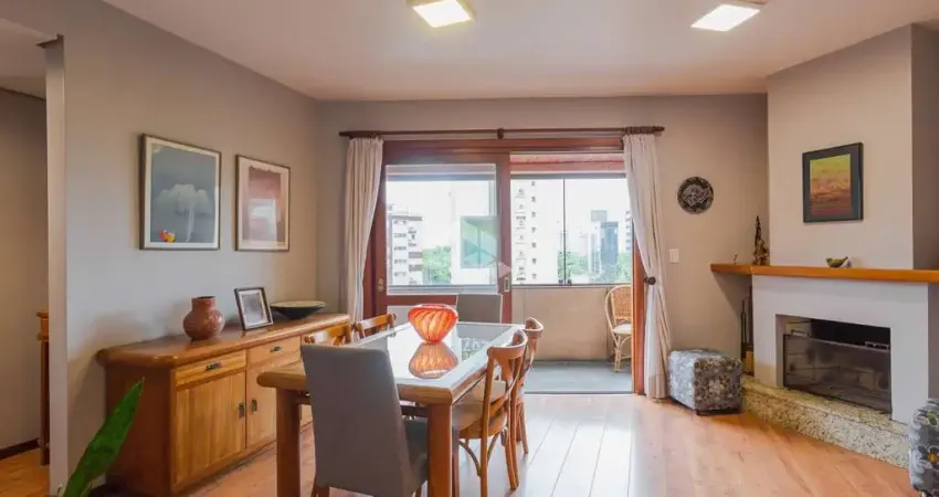 Apartamento um por andar, junto ao Parcão.