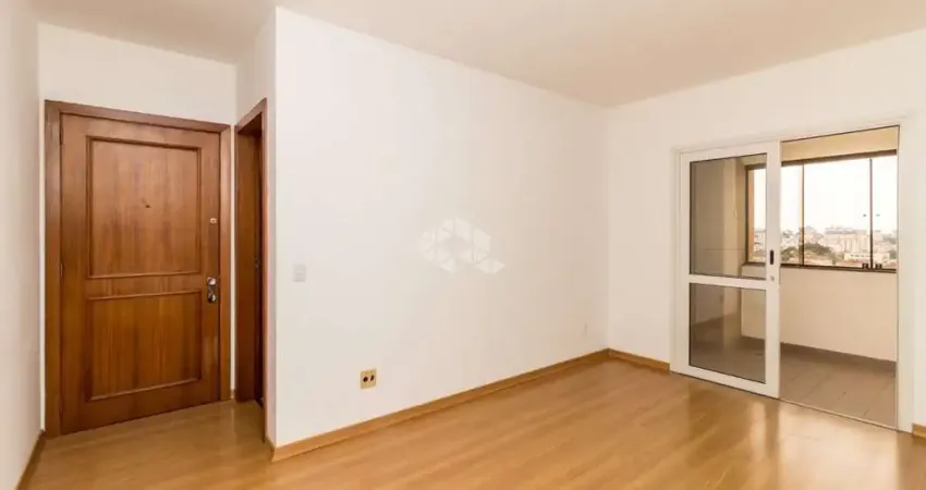 Apartamento com dois quartos, sacada e vaga, no Passo D'Areia