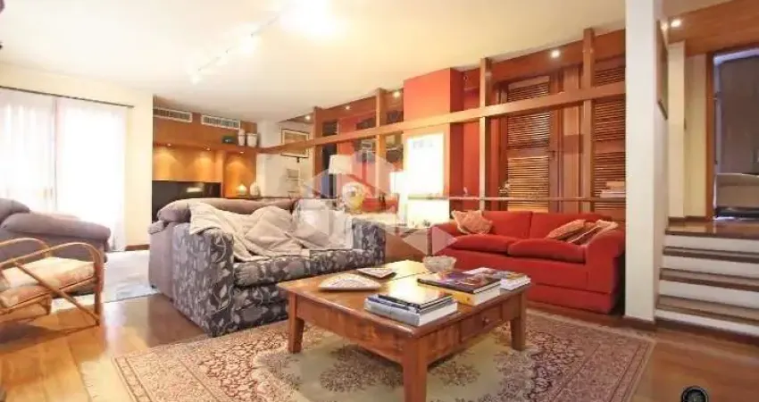 Apartamento com 233m², junto ao Shopping Moinhos