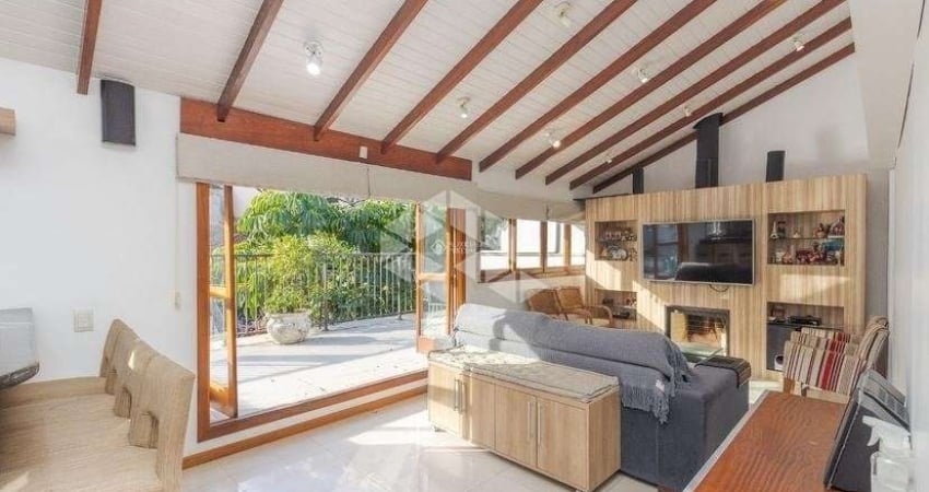Cobertura triplex de 4 dormitórios 1 suíte 239m² 4 vagas no bairro Bela Vista