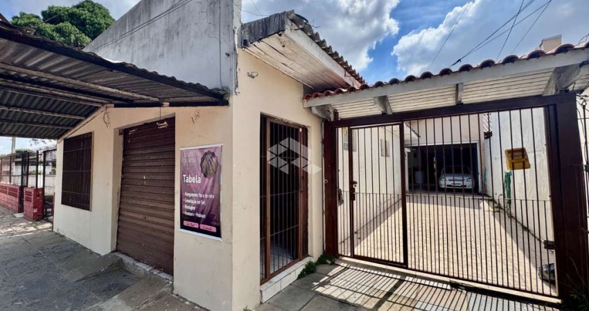 Casa no Novo Esteio, com entradas individuais, mais espaço comercial