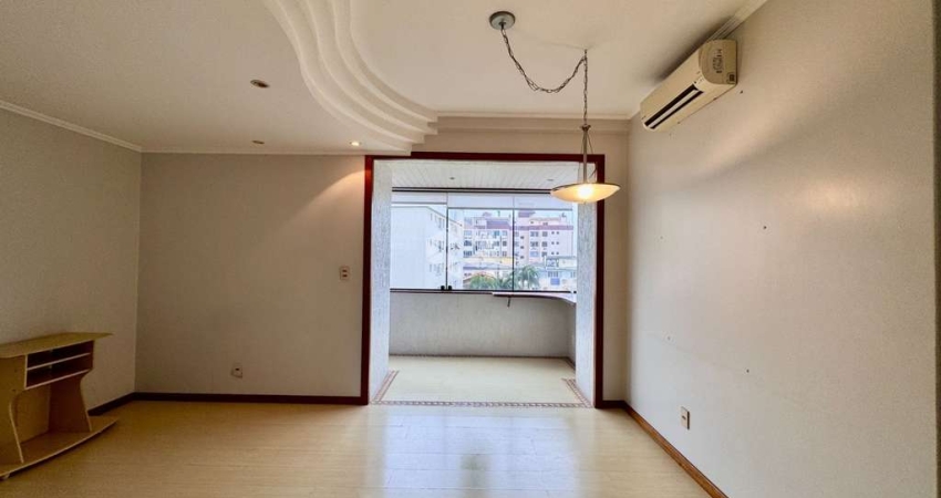 Apartamento com dois quartos, churrasqueira e duas vagas, no Jd Botânicog