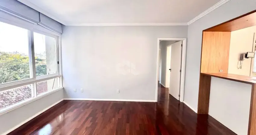 Apartamento à venda na 24 de Outubro, com 3 dormitórios e vista para o Parcão