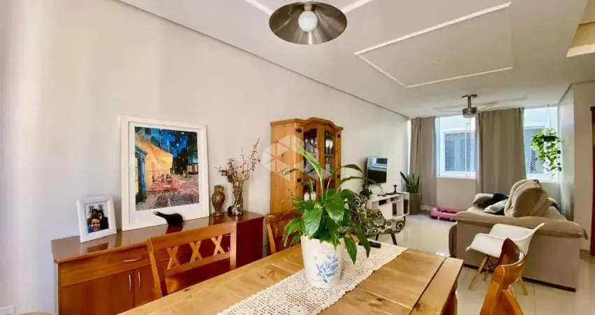 CASA TRIPLEX DE 3 DORMITÓRIOS A VENDA EM PORTO ALEGRE NA VILA IPIRANGA