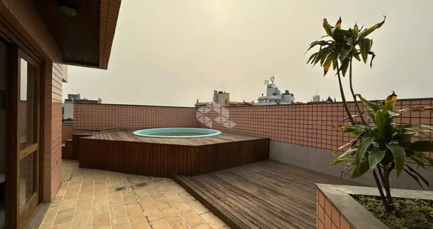 Cobertura 4 quartos sendo 1 suíte  301m2,  piscina lareira ,churrasqueira  2 vagas e depósito