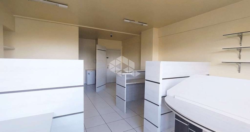 SALA com vaga, elevador, móveis planejados a uma quadra da Av. Cristovão Colombo