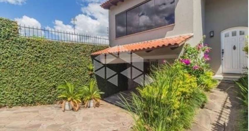 CASA 3 QUARTOS 2 SUÍTES  MASTER, 4 VAGAS NOS ALTOS DA VILA JARDIM