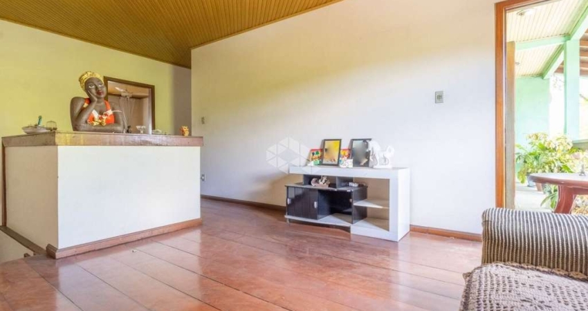 Casa com 3 quartos sendo 1 suíte, 2 Vagas 276m2  Jardim Itú