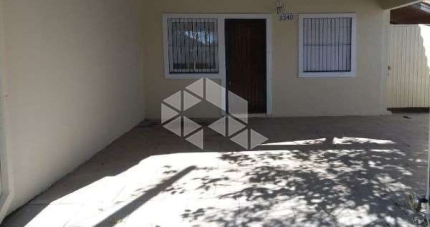 Casa á venda com 2 quartos, sala de estar /jantar , cozinha, 01 banheiro, área de serviço, garagem para 02 carros e pátio nos fundos
