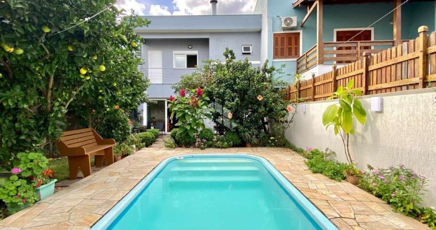 Casa sobrado com 3 quartos, 2 vagas, piscina no bairro Ecoville