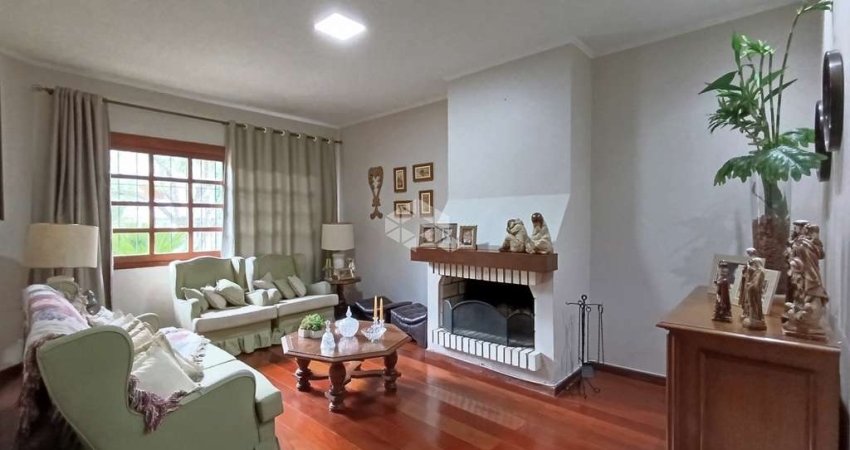 Casa/Sobrado com quatro dormitórios no bairro Jardim Planalto