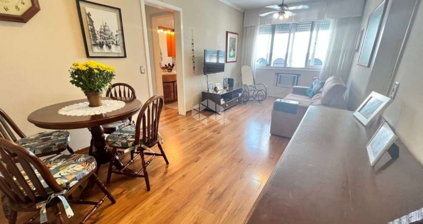 Apartamento com 2 Quartos e 2 banheiros à Venda, 73 m² por R$ 380.000 no bairro Petrópolis