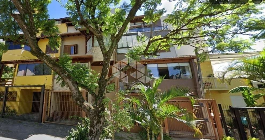 Casa de 4 andares com 156 m² privativos, no bairro Cristo Redentor.