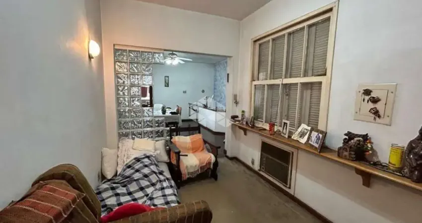 Apartamento à venda 3 Dormitórios com Lareira, Churrasqueira e Dependência Completa -São João- Porto Alegre