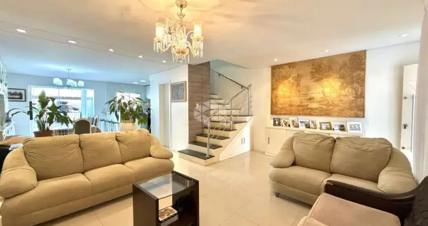 Casa sobrado de alto padrão à venda com 3 dormitórios, 3 suítes e 3 vagas - vila ipiranga, porto alegre