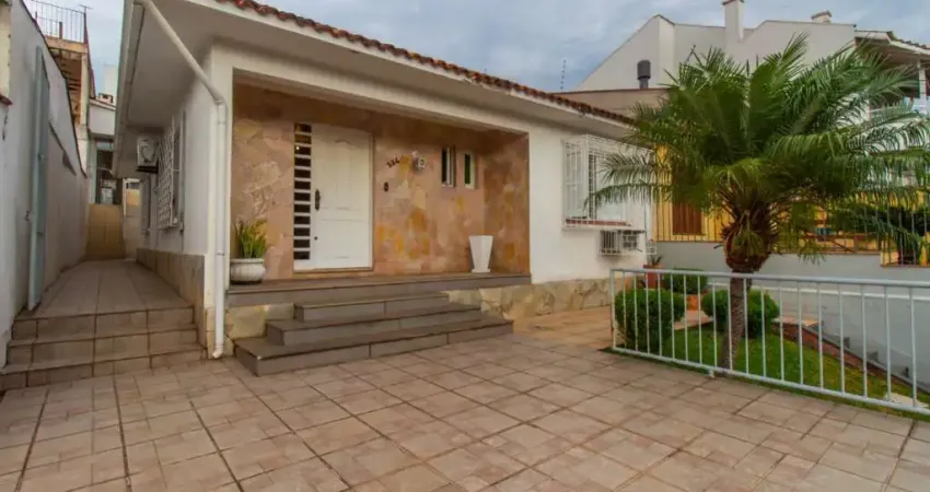 Casa 3 quartos; 2 banheiros amplo living e 2 vagas cobertas na vila ipiranga