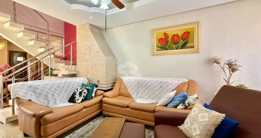 Casa sobrado com 3 dormitórios/quartos .garagem coberta. árvores frutíferas.