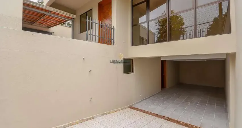 Sobrado para Venda em Curitiba, Ahú, 3 dormitórios, 1 suíte, 2 banheiros, 2 vagas
