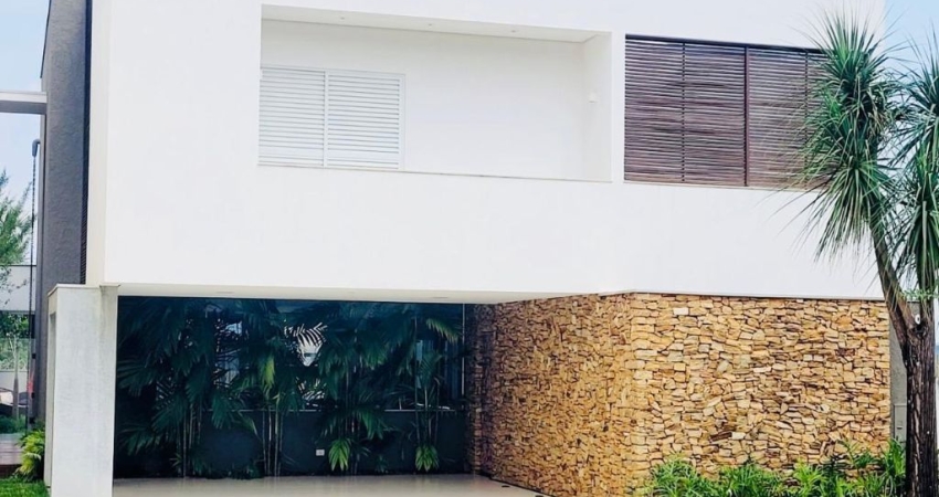 Casa à Venda no  Condomínio Royal Forest com 3 suítes - Londrina - Paraná