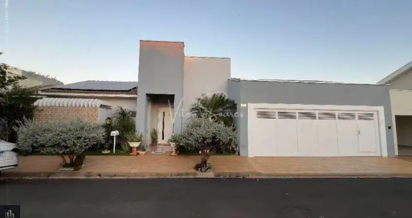 Casa a venda com três suítes no condomínio San Marino em Birigui