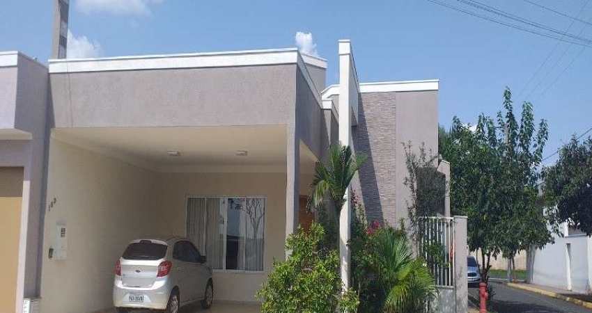 Casa de Luxo em Condomínio: 3 quartos, 3 suítes, 2 salas, 4 banheiros, 2 vagas, 180m² em Birigüi-SP no Residencial Veneza.