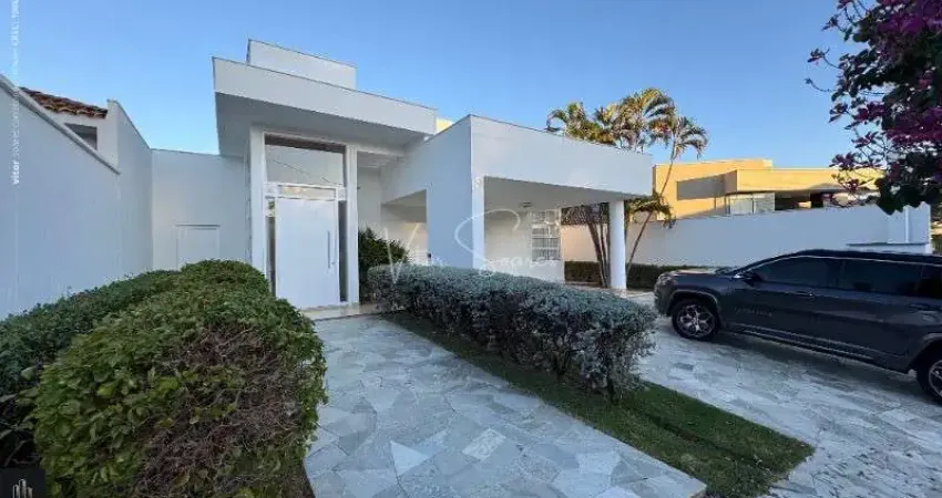 Casa em condomínio á venda em birigui no  Ibiza, casa com 2 suíte com armário, escritório, salas com pé direito alto, cozinha com armários e dispensa
