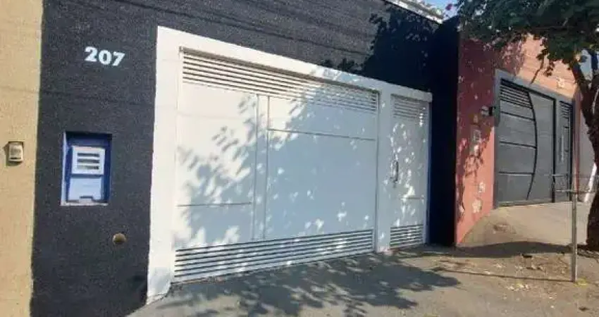 Casa à venda em Birigüi-SP, Jardim São Braz: 3 quartos, 1 suíte, 1 sala, 2 banheiros, 2 vagas de garagem, 120m² de área.