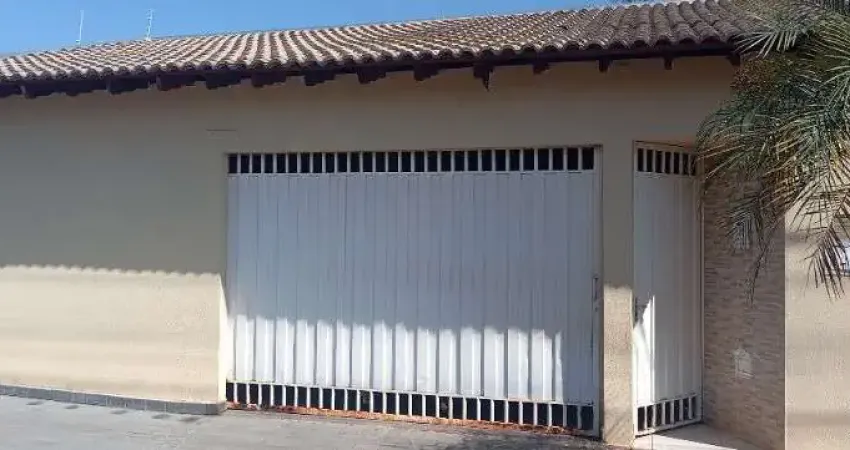 Imperdível casa à venda em Birigüi-SP, Jardim Jussara Maria: 3 quartos, 2 salas, 2 banheiros, 2 vagas, 180m². Confira!