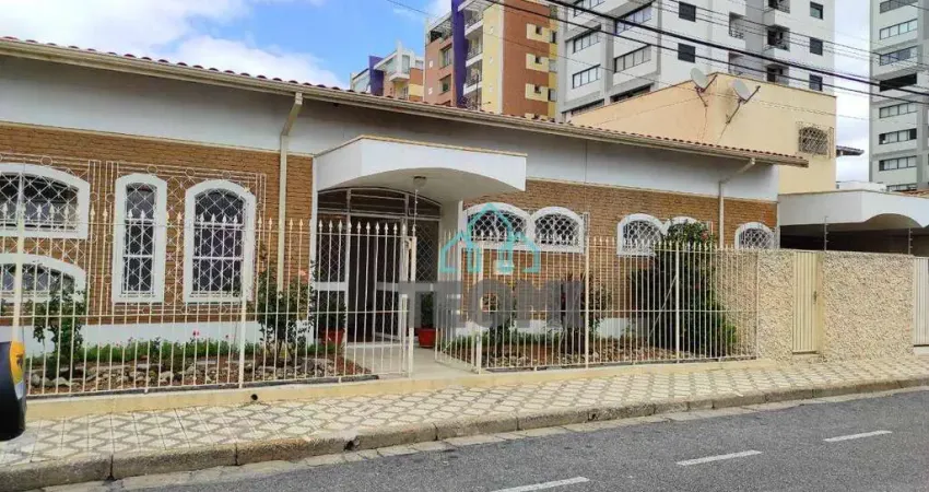Casa com 4 dormitórios à venda, 207 m² por R$ 1.350.000,00 - Centro - Taubaté/SP