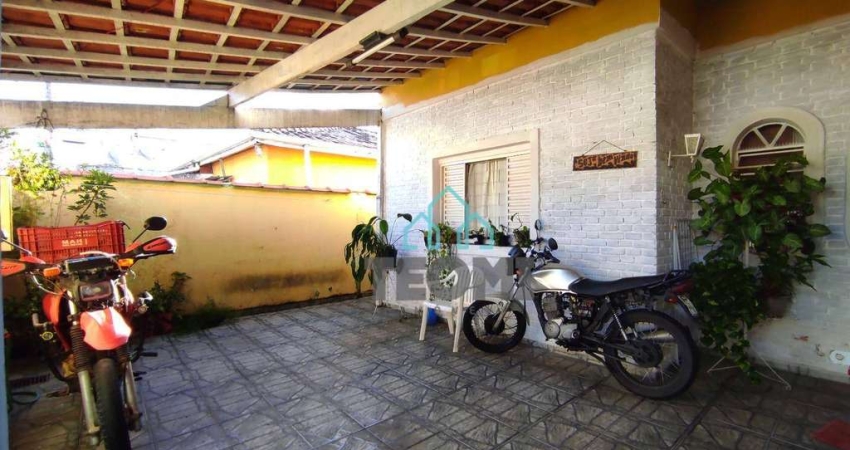 Casa com 3 dormitórios à venda, 119 m² por R$ 350.000,00 - Vila Jaboticabeira - Taubaté/SP