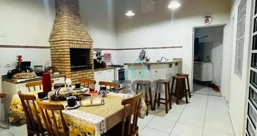 Sobrado com 3 dormitórios (2 suítes)  à venda, 220 m² por R$ 950.000 - Jardim Maria Augusta - Taubaté/SP