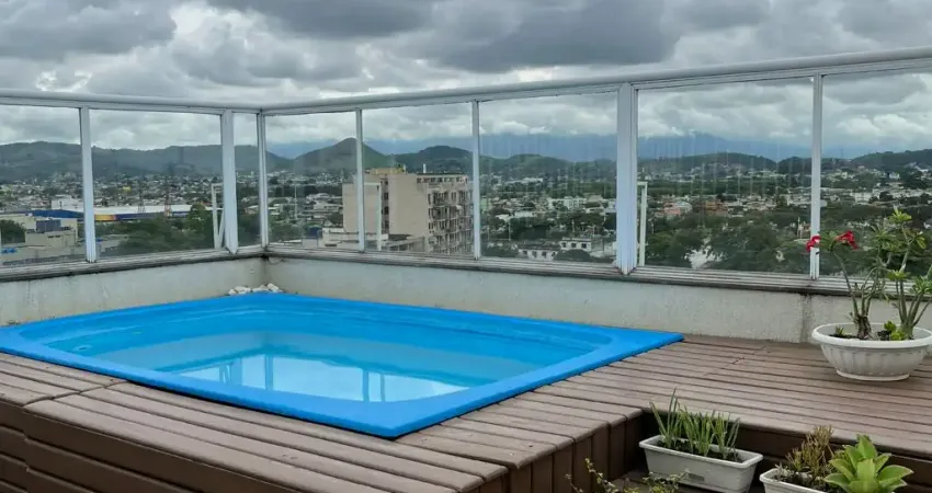 Cobertura de Alto Padrão em Nova Iguaçu, com Piscina Privativa e do Condomínio