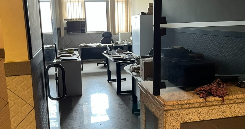 Sala comercial com 2 salas para alugar na Rua Otávio Tarquino, 84, Centro, Nova Iguaçu