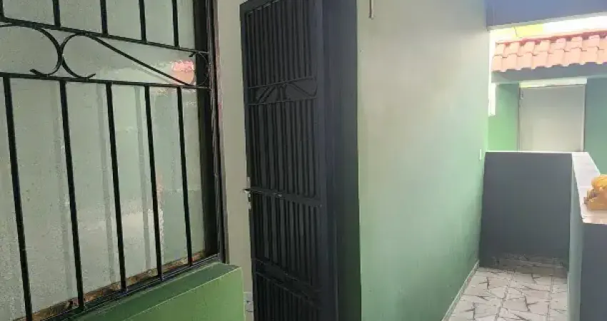 Casa 1 Quarto para Locação em conjunto residencial tranquilo