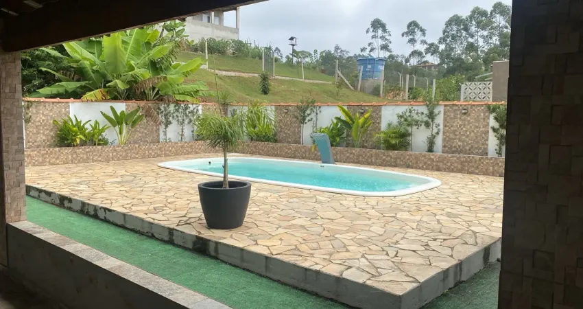Chácara completa no condomínio imperial em furnas com lazer, suíte e piscina aquecida
