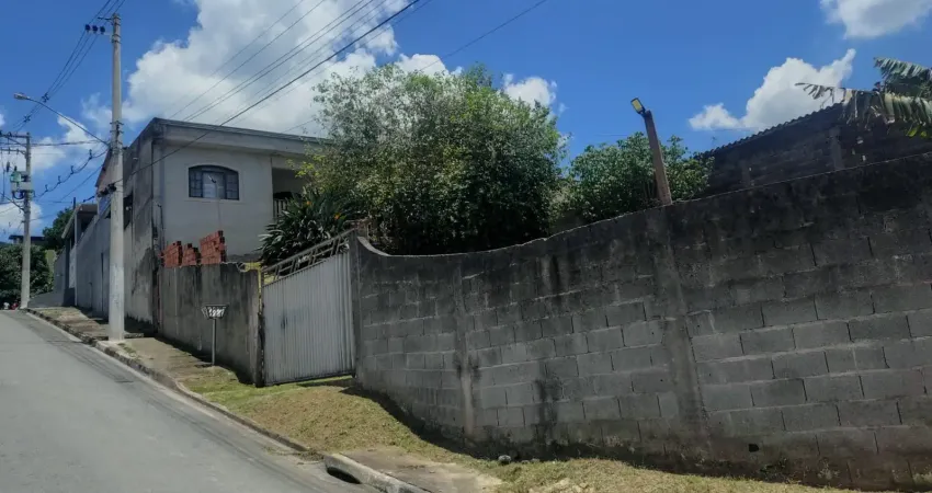 Ótima oportunidade para quem busca casa térrea com amplo espaço no bairro Vila Fátima