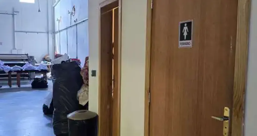 Barracão / Galpão / Depósito para alugar em Morretes, Itapema