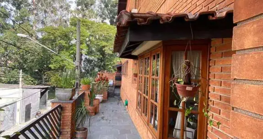 CASA  À  VENDA  COM 4 QUARTOS ( 1 SUITE,) 280M2 ,2V  E  VISTA PANORAMICA