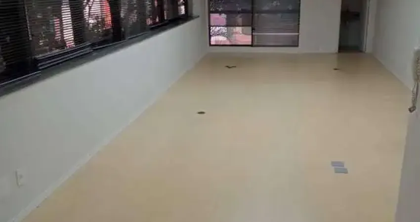 Sala comercial , com 152 m2 4 conjuntos 4 banheiros localizada no Jardins