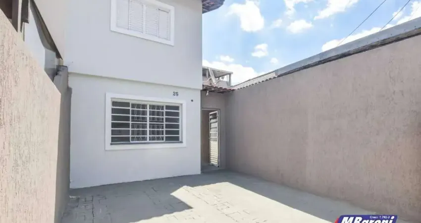 Sobrado reformado à venda no Jardim Humaitá, 100 m², 2 quartos, 2 vagas.