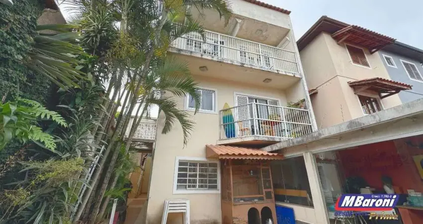 VENDE-SE CASA INCRÍVEL 03 ANDARES AO LADO DO SHOPPING INTERLAGOS! 280m2