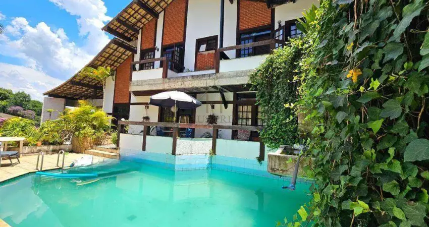 Casa no Forest Hills – Cotia – 2 Suítes, 4 Dormitórios e Muito Conforto
